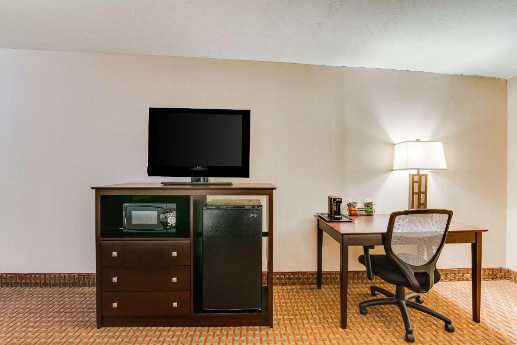 Clarion Hotel Convention Center image 15