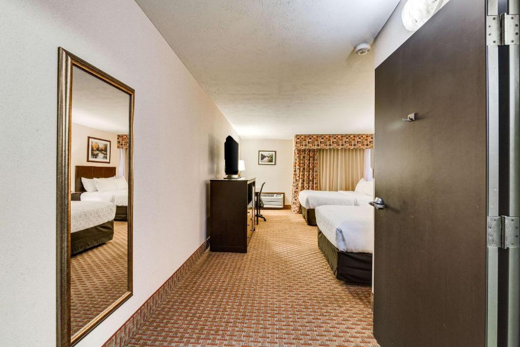 Clarion Hotel Convention Center image 18