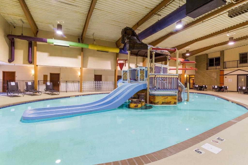 Clarion Hotel Convention Center image 22