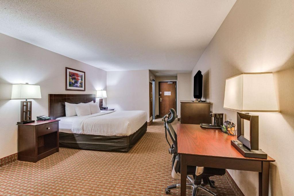 Clarion Hotel Convention Center image 8